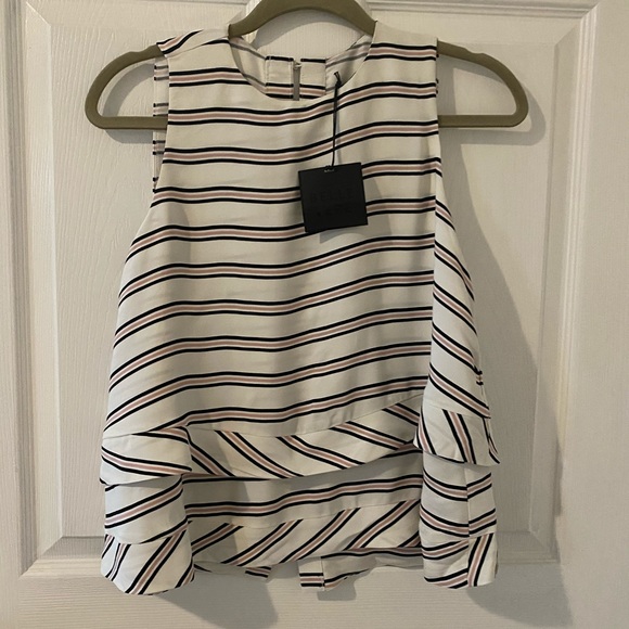 NWT Belle Vere open to the back blouse - Picture 2 of 3